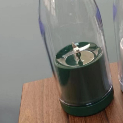 Portable Electric Juicer Cup Rechargeable Mini Blender